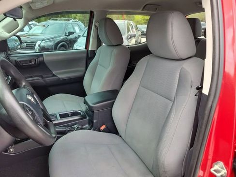Used 2019 Toyota Tacoma SR w/ SR Convenience Package image 17