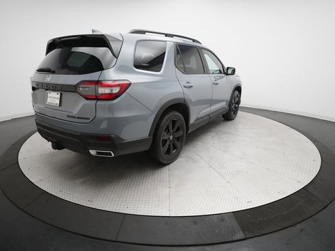 Certified 2025 Honda Pilot Black Edition image 38