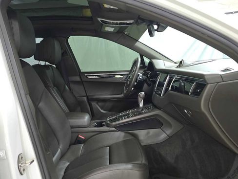 Used 2018 Porsche Macan image 10