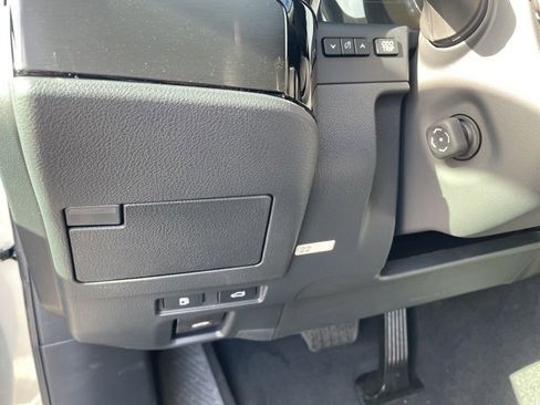 Used 2025 Lexus ES 350 w/ Premium Package image 25