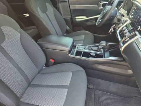 Used 2022 Kia Sorento LX FWD image 12