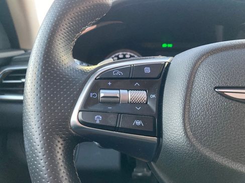 Used 2025 Genesis G70 2.5T image 13