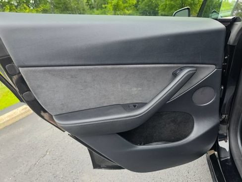 Used 2023 Tesla Model Y Long Range AWD/4WD image 36