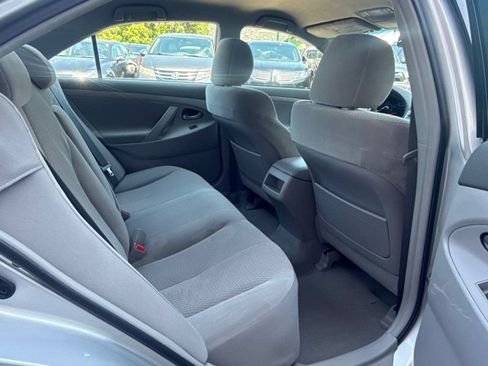 Used 2011 Toyota Camry LE FWD image 20