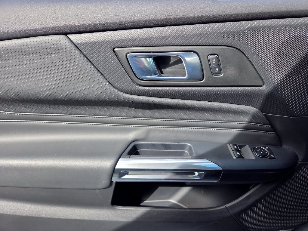 Used 2024 Ford Mustang Premium RWD image 28