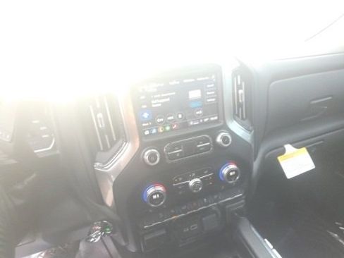 Used 2021 Chevrolet Silverado 1500 LT Trail Boss w/ Convenience Package II image 4