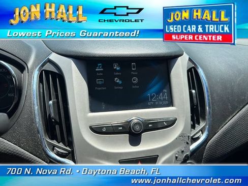 Used 2017 Chevrolet Cruze LS FWD image 21