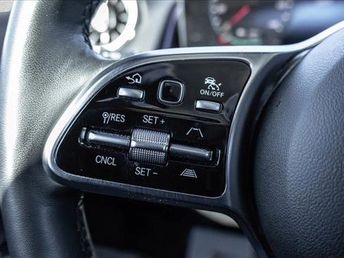 Used 2023 Mercedes-Benz EQB 300 4MATIC image 14