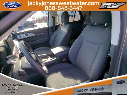 Certified 2025 Ford Explorer Active image 11