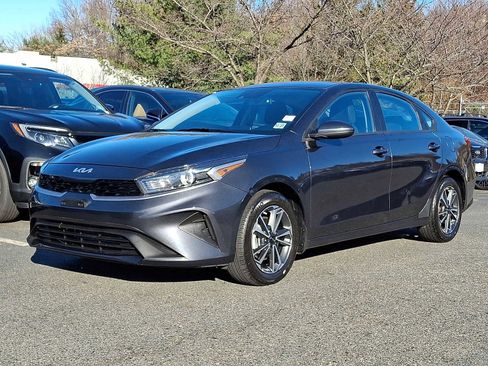 Used 2023 Kia Forte LXS image 1