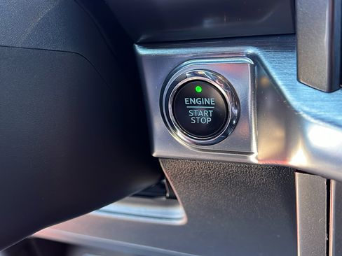 Used 2022 Ford F150 Lariat AWD/4WD image 28