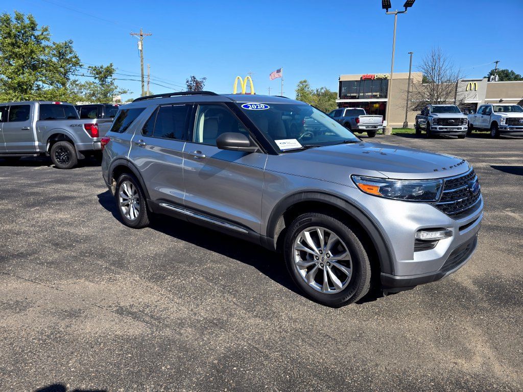 Certified 2020 Ford Explorer XLT w/ Equipment Group 202A AWD/4WD image 7