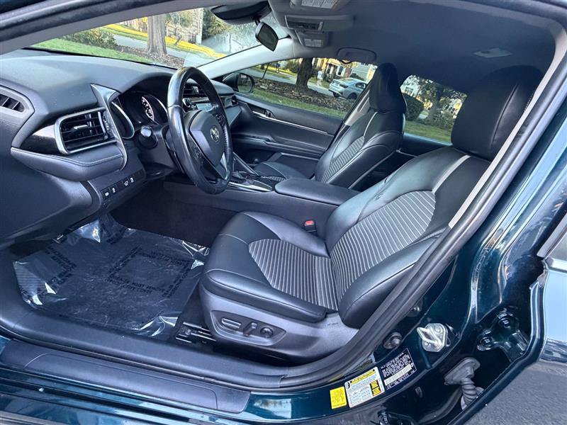 Used 2020 Toyota Camry SE FWD image 31