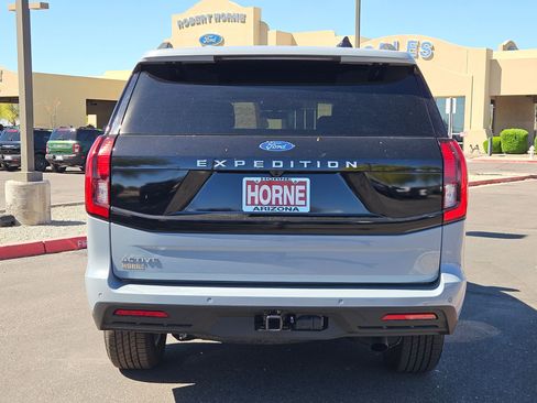 New 2025 Ford Expedition Active image 3