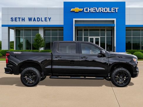 Used 2024 Chevrolet Silverado 1500 Custom Trail Boss w/ LPO, Dark Essentials Package image 8