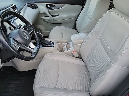 Used 2020 Nissan Rogue Sport SV w/ Technology Package image 10