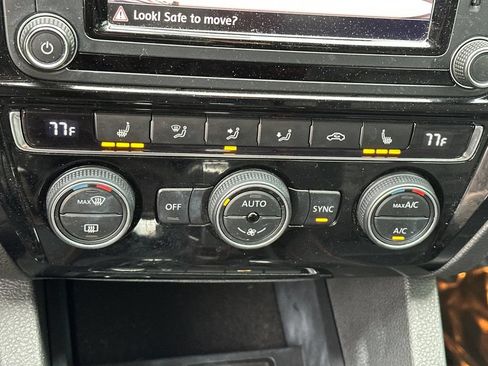 Used 2018 Volkswagen Jetta GLI FWD image 20