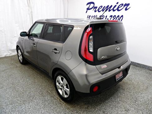 Used 2017 Kia Soul FWD image 4