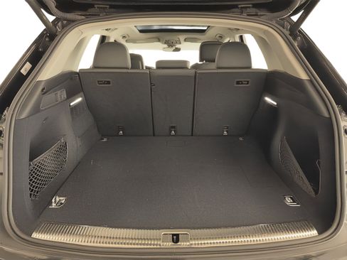 Used 2023 Audi Q5 e Premium w/ Convenience Package image 13