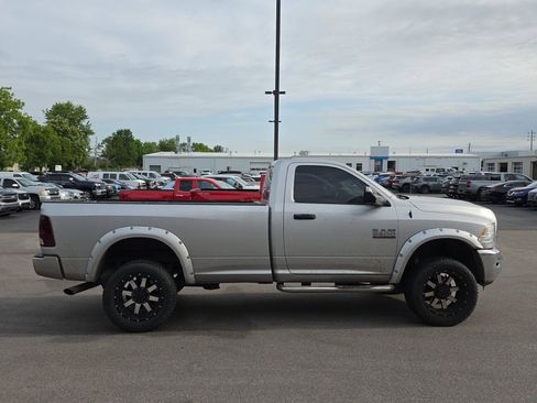 Used 2016 RAM 2500 Tradesman w/ Chrome Appearance Group AWD/4WD image 2