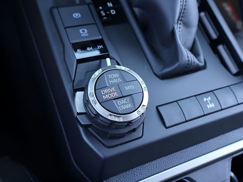 Certified 2025 Toyota 4Runner TRD Off-Road image 24