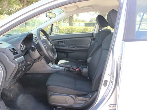 Used 2013 Subaru Impreza 2.0i image 5