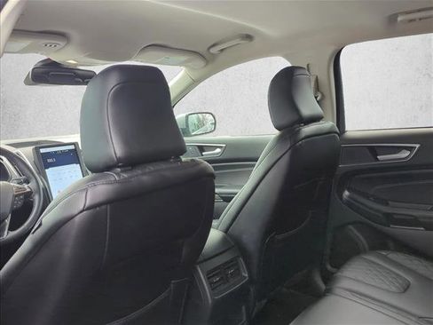 Used 2024 Ford Edge Titanium image 16