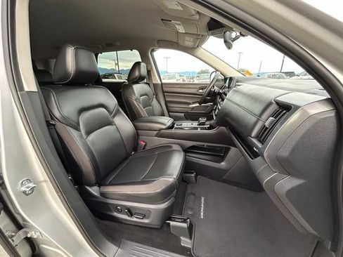 Certified 2025 Nissan Pathfinder SL AWD/4WD image 33