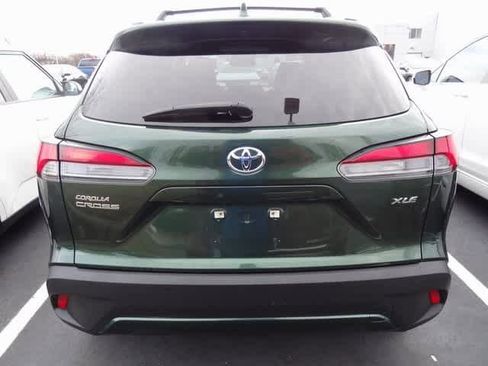Used 2023 Toyota Corolla Cross XLE image 5