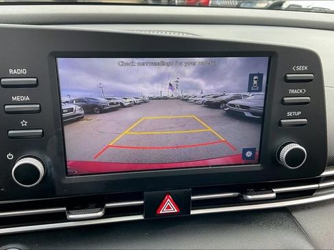 Certified 2021 Hyundai Elantra SEL FWD image 24