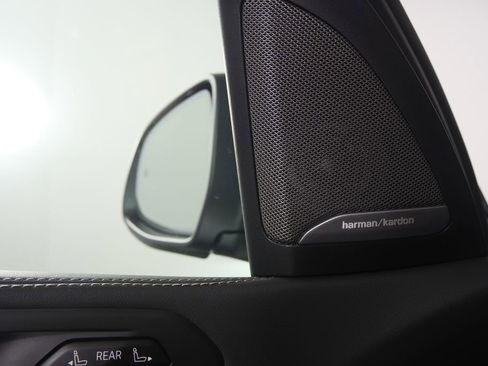 New 2026 BMW X7 xDrive40i w/ Premium Package AWD/4WD image 9