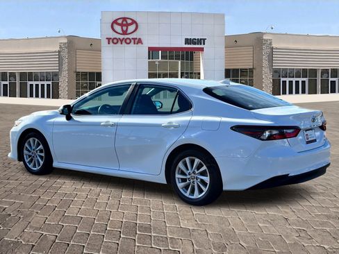 Certified 2022 Toyota Camry LE image 5