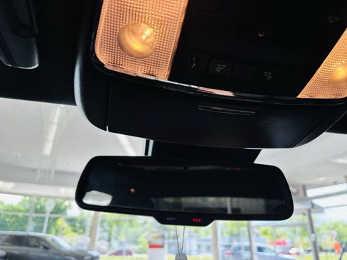 Used 2023 Chrysler 300 C RWD image 48