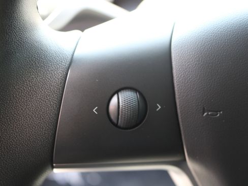 Used 2019 Tesla Model 3 Performance image 18