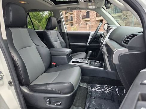 Used 2022 Toyota 4Runner SR5 Premium w/ Moonroof Package AWD/4WD image 16