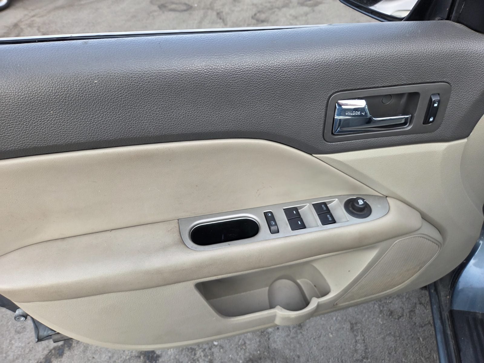 Used 2012 Ford Fusion Hybrid FWD image 8