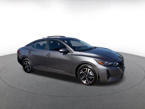 Used 2025 Nissan Sentra SV image 2