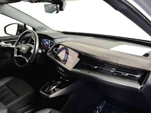 Used 2024 Audi Q4 e-tron Premium Plus image 18