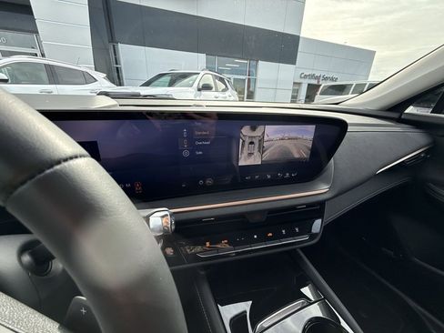 Certified 2025 Buick Envision Sport Touring image 21