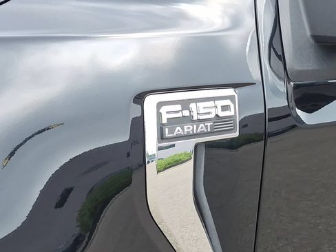 Used 2021 Ford F150 Lariat w/ Equipment Group 502A High AWD/4WD image 13