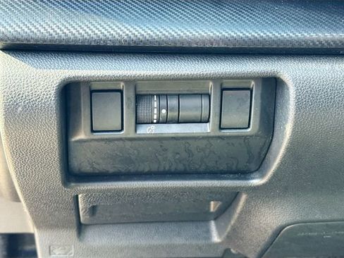 Used 2024 Subaru Crosstrek 2.0i image 10