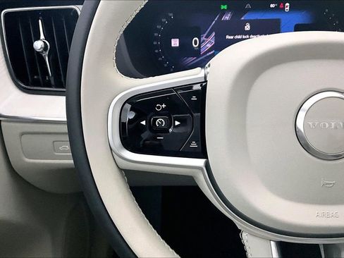 New 2026 Volvo XC60 B5 Ultra w/ Protection Package Premier image 22