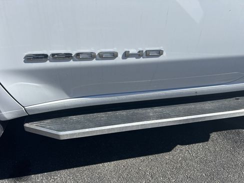 Used 2022 GMC Sierra 2500 SLE w/ SLE Convenience Package image 3