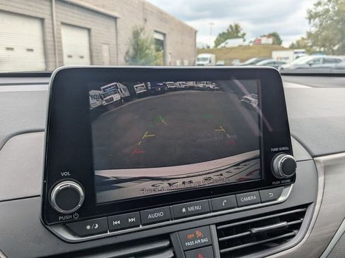 Used 2024 Nissan Altima 2.5 SV image 20