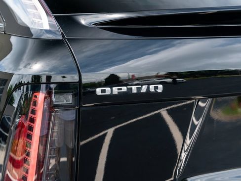 Used 2025 Cadillac Optiq Sport 1 w/ LPO, ONYX Package AWD/4WD image 19