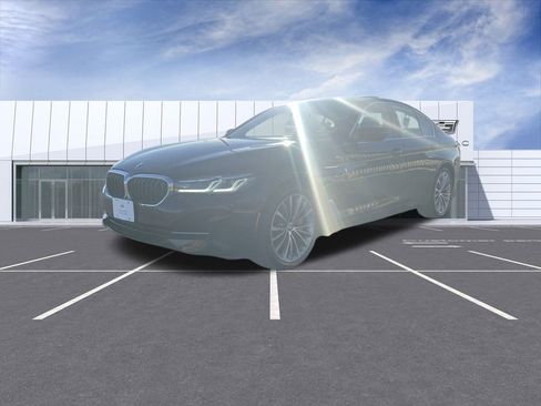 Used 2022 BMW 540i xDrive w/ Convenience Package image 4