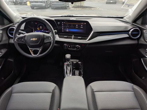 Used 2024 Chevrolet Trax LT w/ Driver Confidence Package image 16