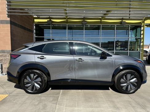 Used 2023 Nissan Ariya FWD image 9