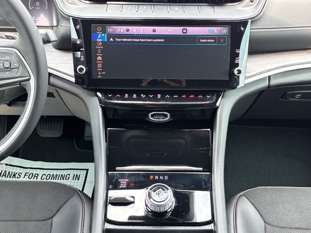 New 2026 Jeep Grand Cherokee Altitude AWD/4WD image 16