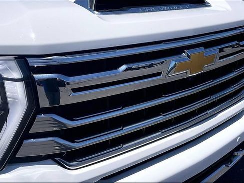 Used 2024 Chevrolet Silverado 3500 High Country w/ High Country Premium Package AWD/4WD image 31